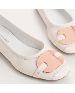 Leather ballerinas with silver metal jewel plate