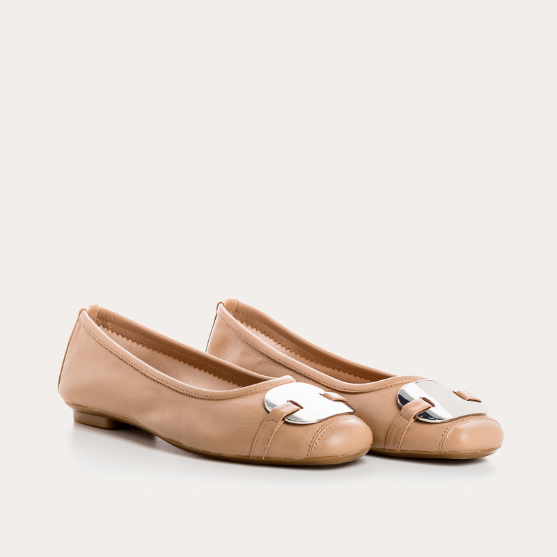 Ballerines en cuir avec plaque bijou en métal argenté
