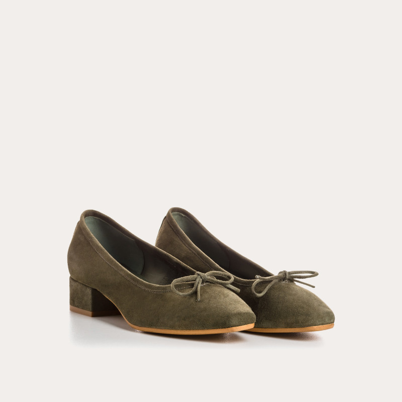 Ballerines à talons en cuir velours