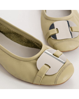 Ballerines en cuir avec plaque bijou en métal argenté