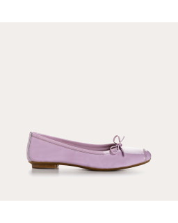 Ballerines en cuir vernis violet à noeud