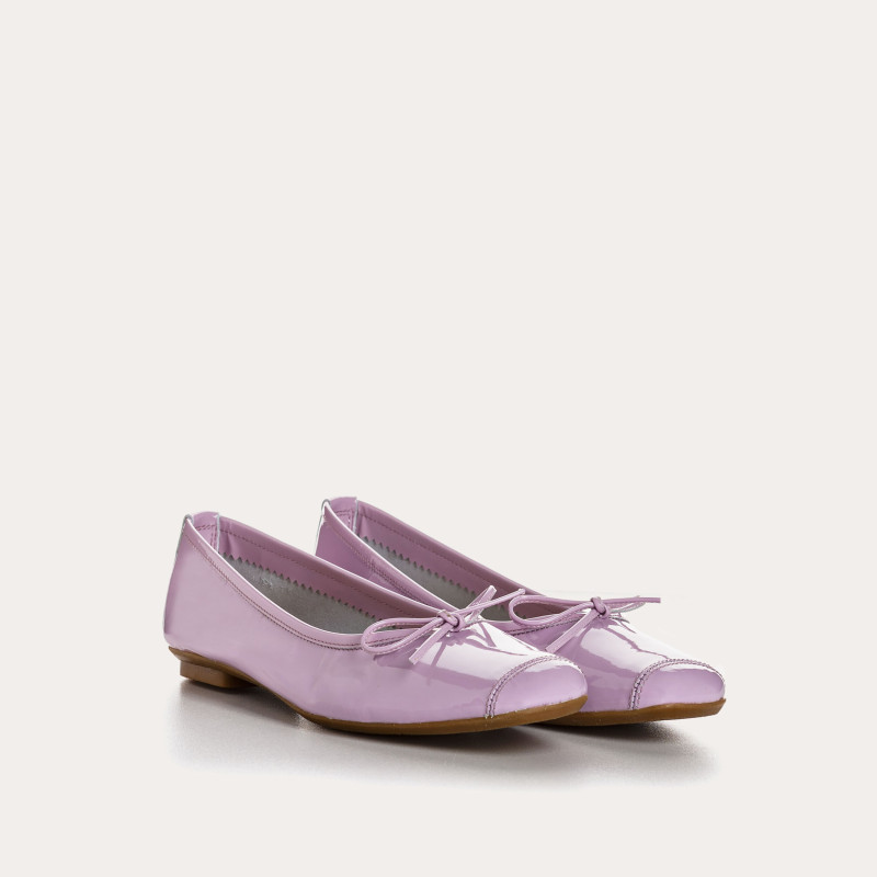 Ballerines en cuir vernis violet à noeud
