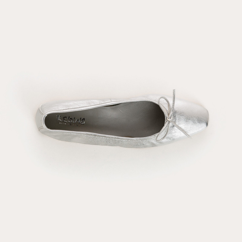 Silver or gilded metal leather ballerinas with pointed end