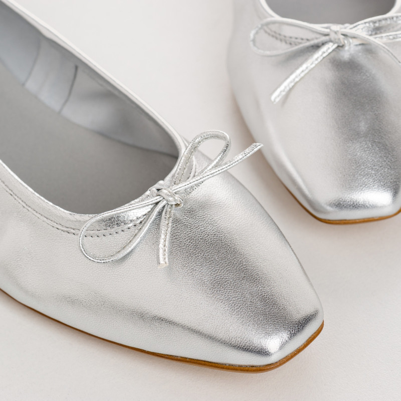 Ballerines en cuir métal argent ou doré avec bout pointu