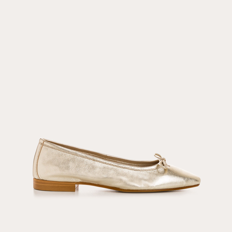 Silver or gilded metal leather ballerinas with pointed end