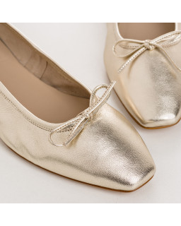 Silver or gilded metal leather ballerinas with pointed end