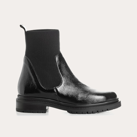 Boots Chelsea plates noires en cuir vernis avec élastiques