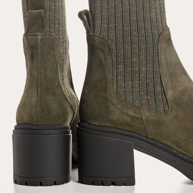 Boots Chelsea à talon en cuir velours avec élastiques