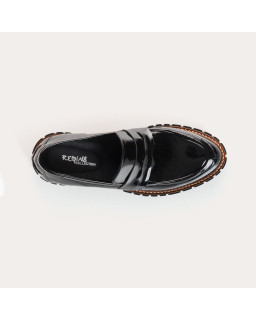 Chunky leather moccasins varnish