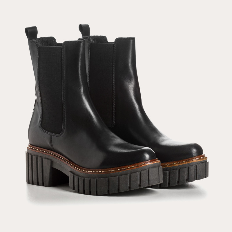 Boots Chelsea en cuir lisse noir avec élastiques