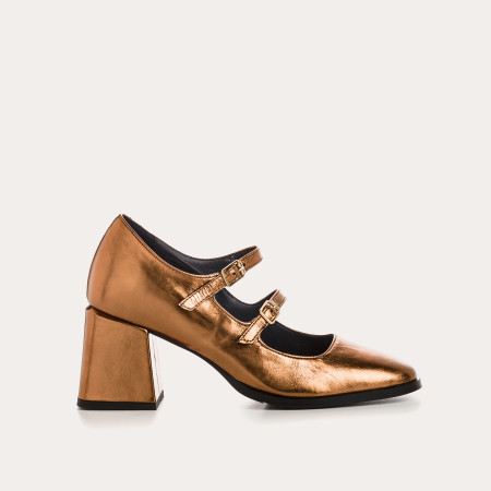 Babies with metallic leather heels with silver or golden buckle