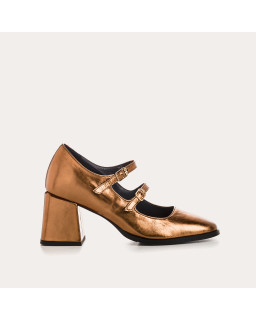 Babies with metallic leather heels with silver or golden buckle