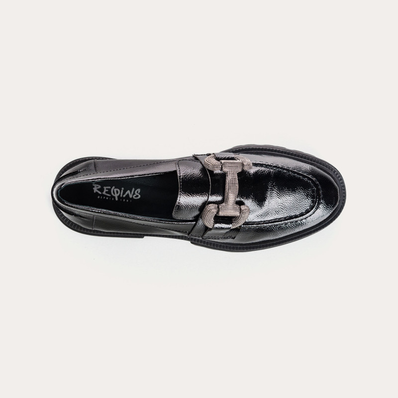 Mocassins chunky en naplak noir avec boucles argentées