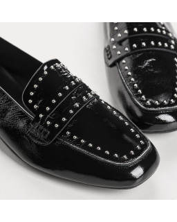 Mocassins collège noirs à clous en cuir vernis