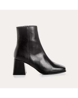Black leather square heeled boots with interior zip