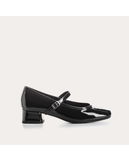 Babies with polished leather heels with silver buckle