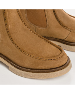 Boots Chelsea en cuir velours couleur havane avec élastiques