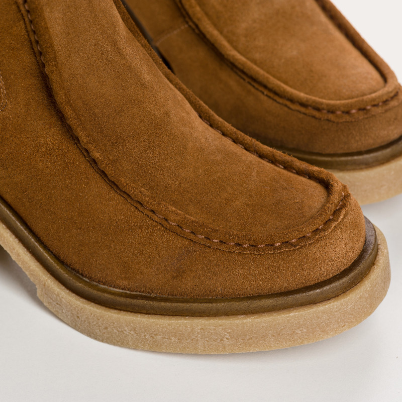 Boots Chelsea à talons hauts en cuir velours avec élastiques