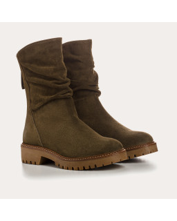 Boots en cuir velours à semelles crantées avec zip arrière