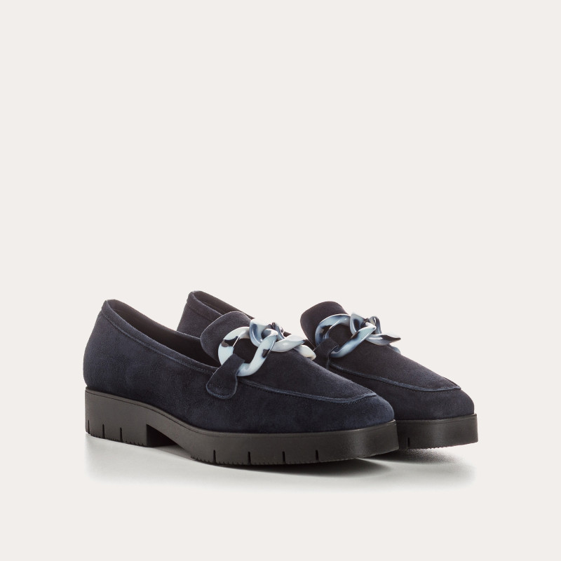 Velvet leather moccasins with chain jewel