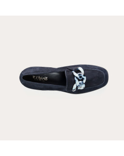 Velvet leather moccasins with chain jewel