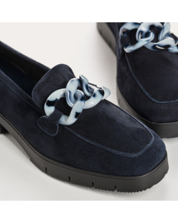 Velvet leather moccasins with chain jewel