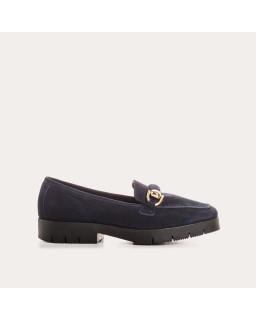 Velvet leather moccasins with notched soles and golden accessories