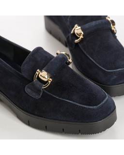 Velvet leather moccasins with notched soles and golden accessories