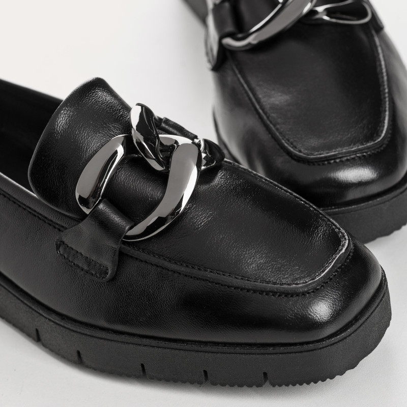 Mocassins compensés en cuir avec accessoires dorés ou argentés