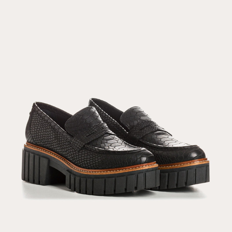 Mocassins chunky noirs en cuir embossé serpent