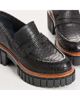 Mocassins chunky noirs en cuir embossé serpent