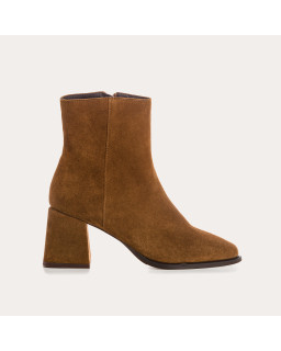 Bottines à talons en cuir velours cognac avec zip intérieur