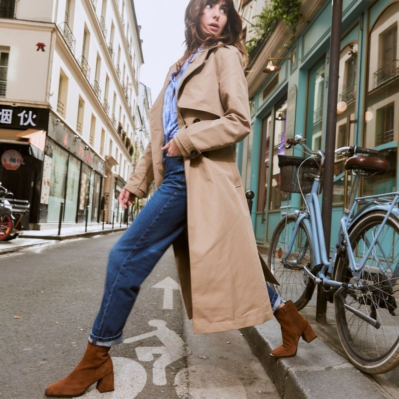 Bottines à talons en cuir velours cognac avec zip intérieur