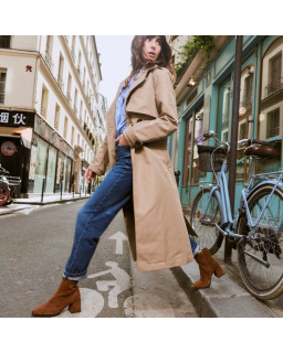 Cognac velvet leather boots with interior zip