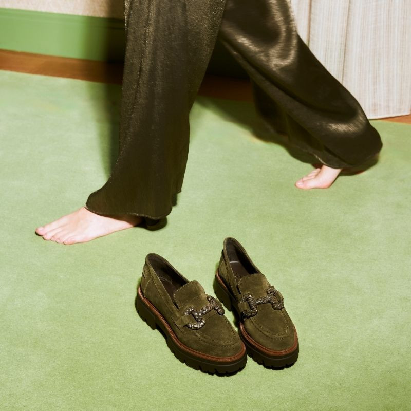 Mocassins chunky en cuir velours avec boucles dorées