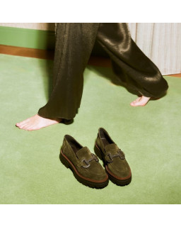 Chunky leather moccasins velvet with golden curls