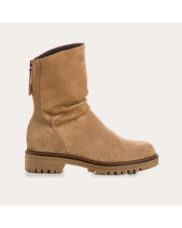 Boots en cuir velours à semelles crantées avec zip arrière