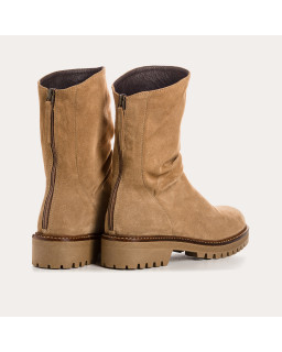 Boots en cuir velours à semelles crantées avec zip arrière