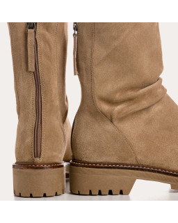 Boots en cuir velours à semelles crantées avec zip arrière