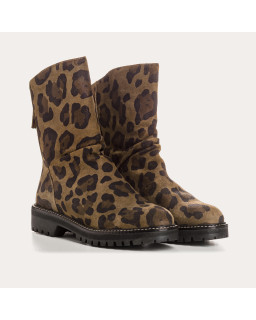 Leopard Dunk Boots: Audacity and elegance