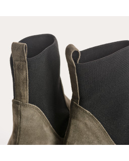 Boots Chelsea en cuir velours avec élastiques