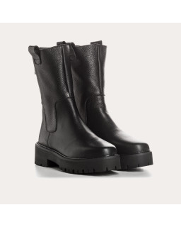 Boots à semelles crantées en cuir grainé noir avec zip arrière