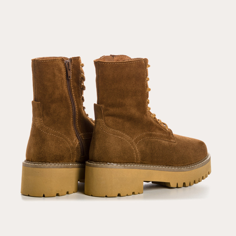 Boots à lacets en cuir velours avec zip intérieur et semelle en gomme