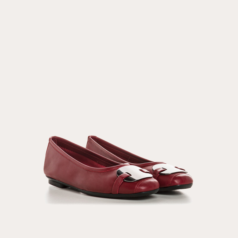 Ballerines en cuir avec plaque bijou en métal argenté