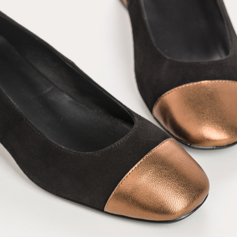 Ballerines à talons bicolores en cuir velours et métal