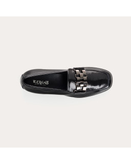 Varnish leather loafers with metal accessories
