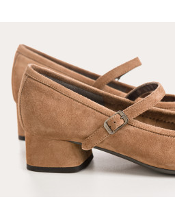 Babies with velvet leather heels