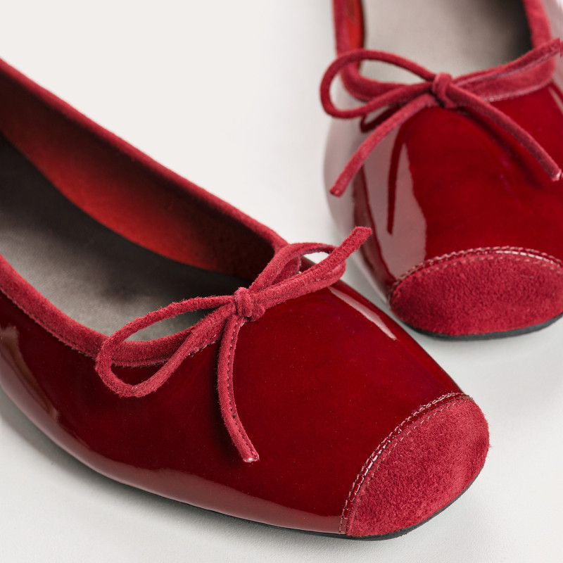 Ballerines à bout carré en cuir vernis