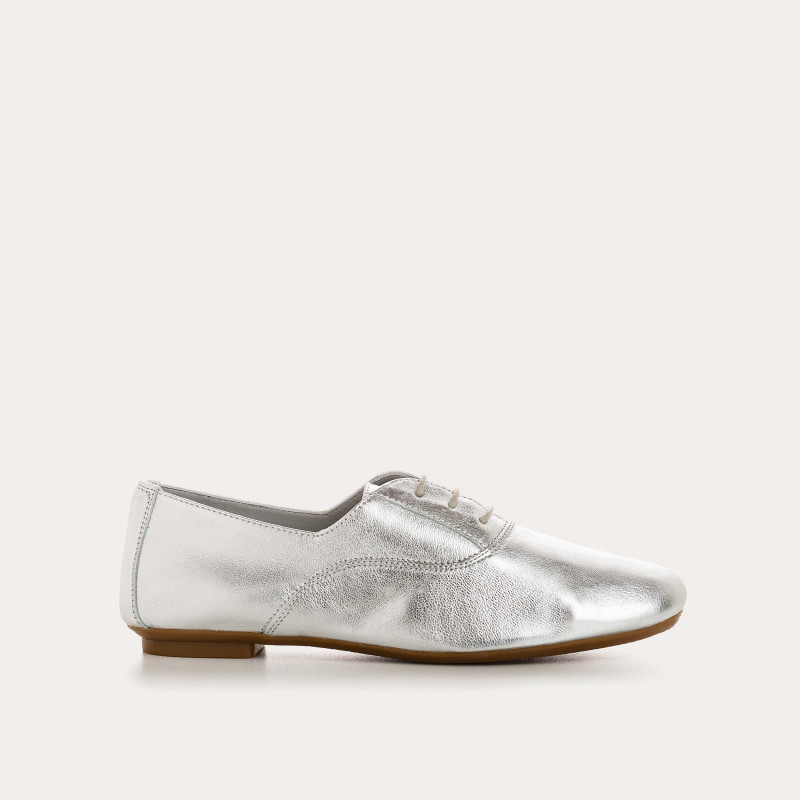 Metallic leather flat derbies with laces tone on tone