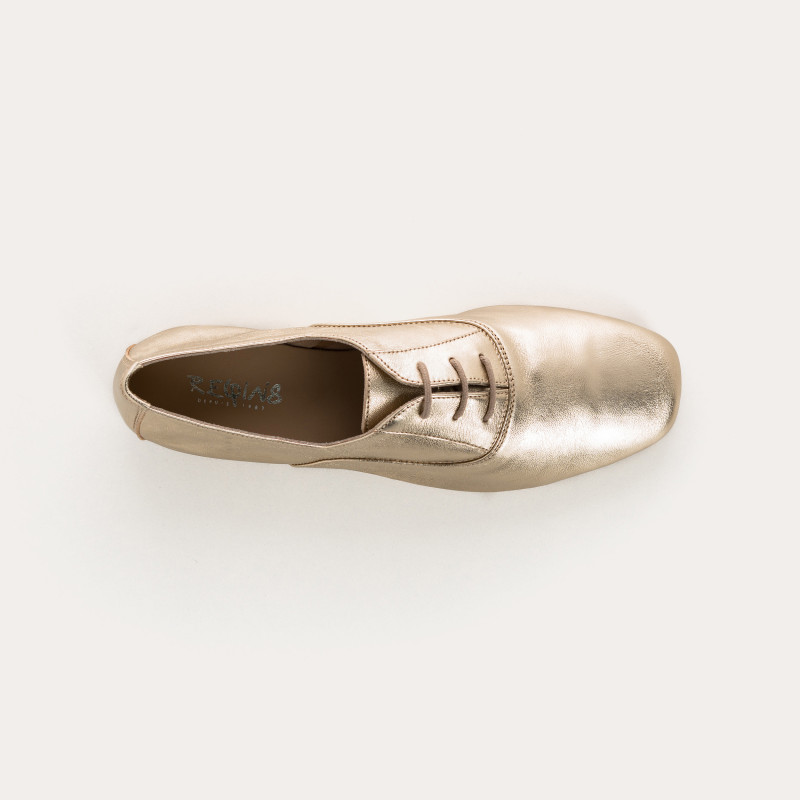 Derbies plates en cuir métallisé avec lacets ton sur ton